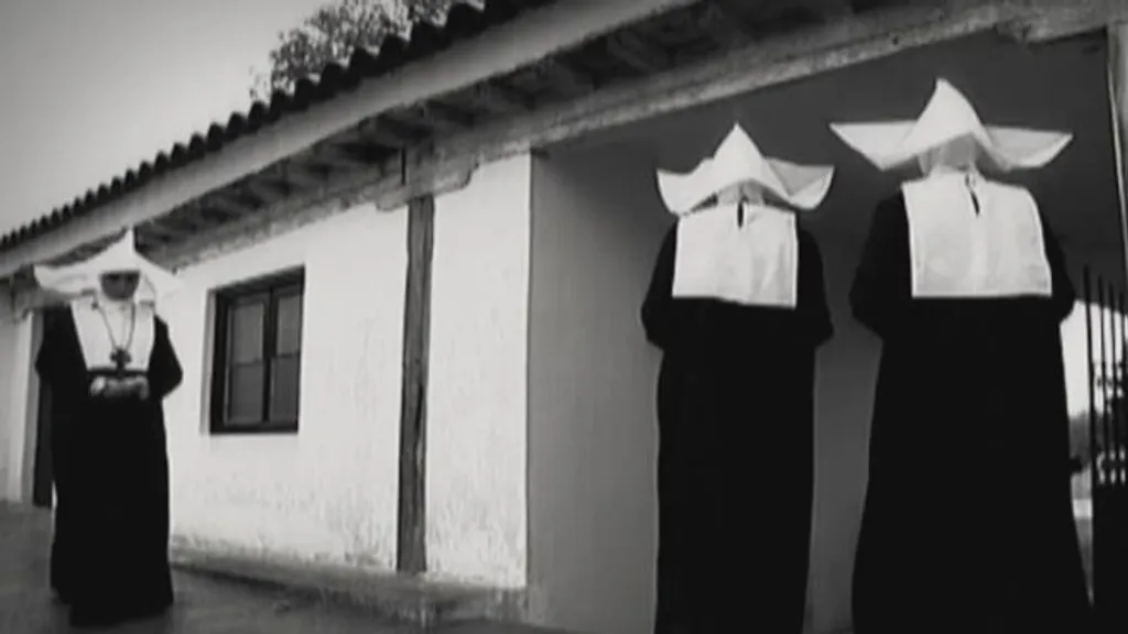 El misterio de los aparatos que vigilan bebés y muestran fantasmas